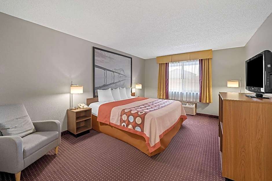 Photo 1 of 5 of 1 King Bed