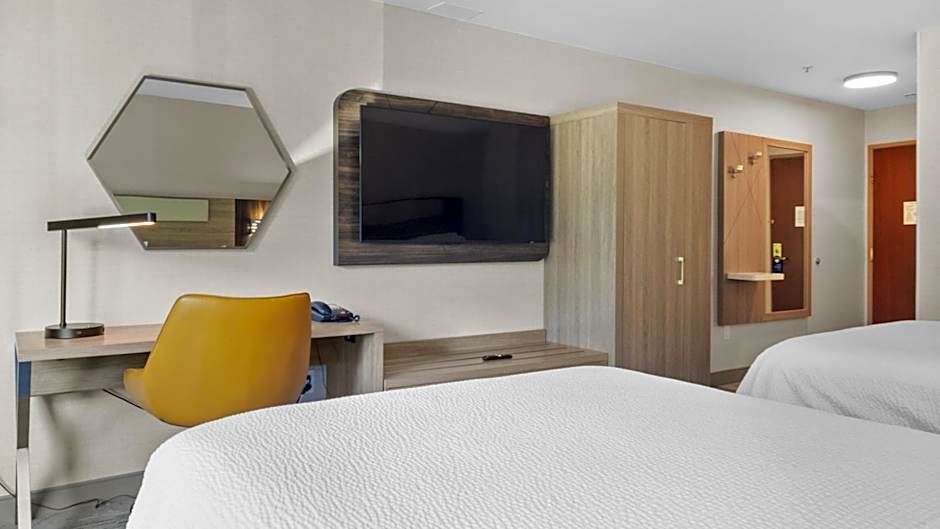 Holiday Inn Express Hotel & Suites Manchester - Airport By IHG