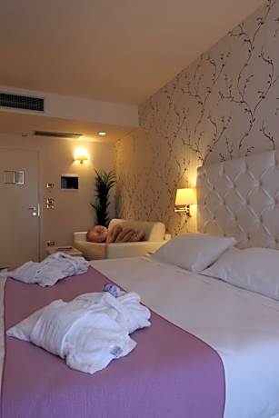 Deluxe Junior Suite
