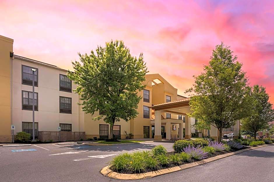 Comfort Suites State College near Penn State