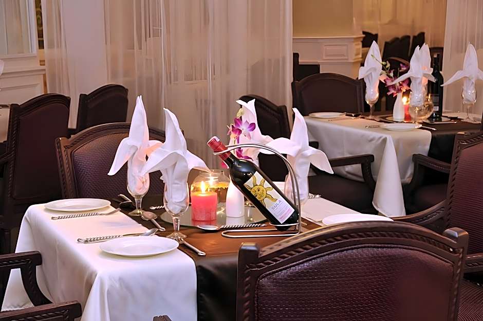 The Central Court Hotel