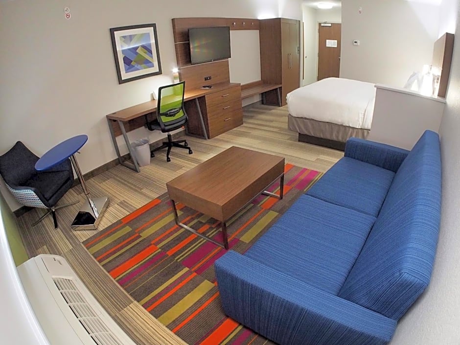 Holiday Inn Express & Suites Moore, an IHG Hotel