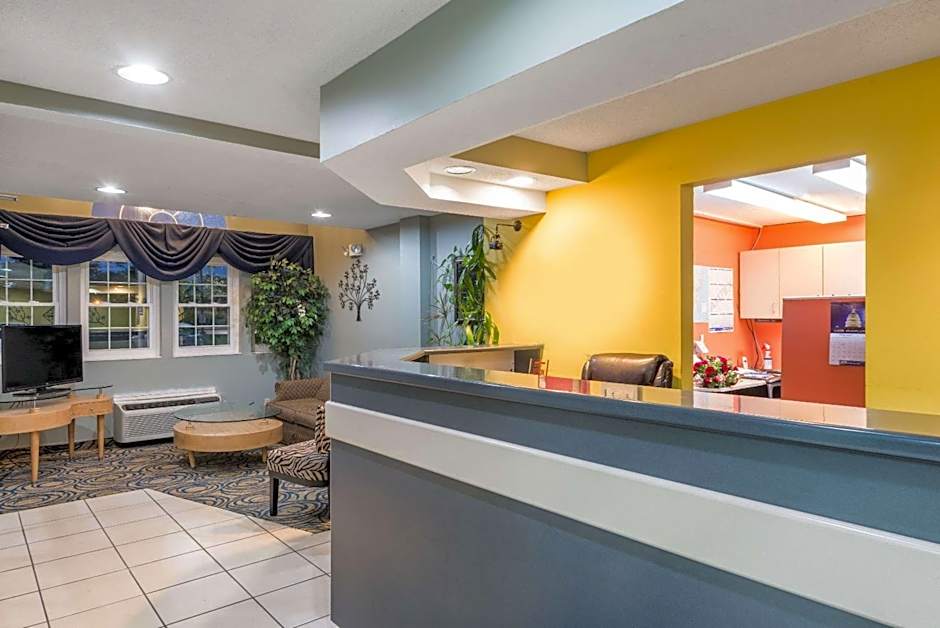 Microtel Inn & Suites By Wyndham Riverside