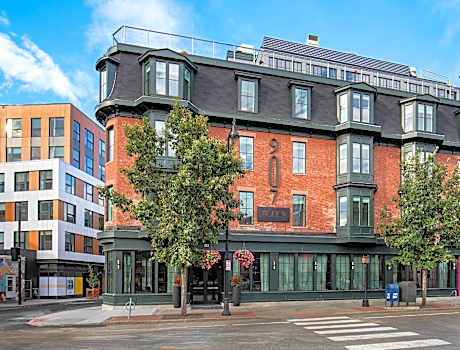 Lark Hotels 907 Main