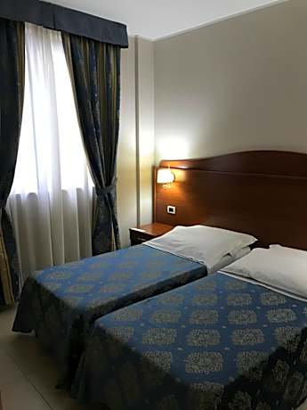 Twin Room with Private Bathroom