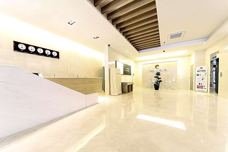 Lake 45 Hotel