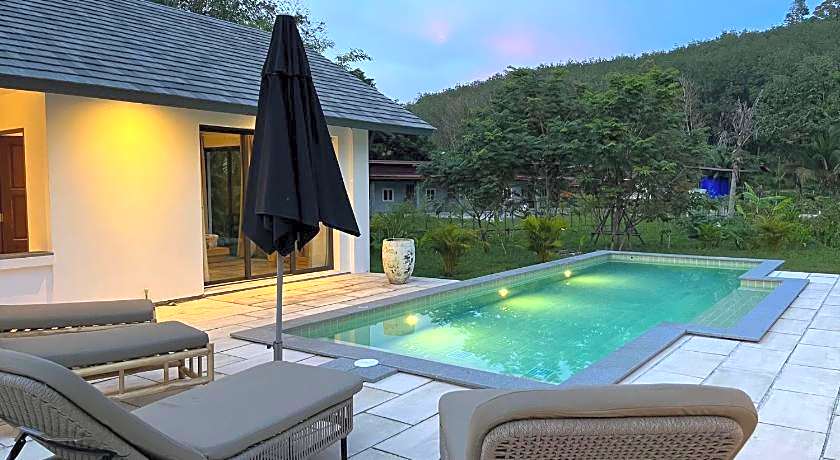 Koyao Bay Pavilions Hotel