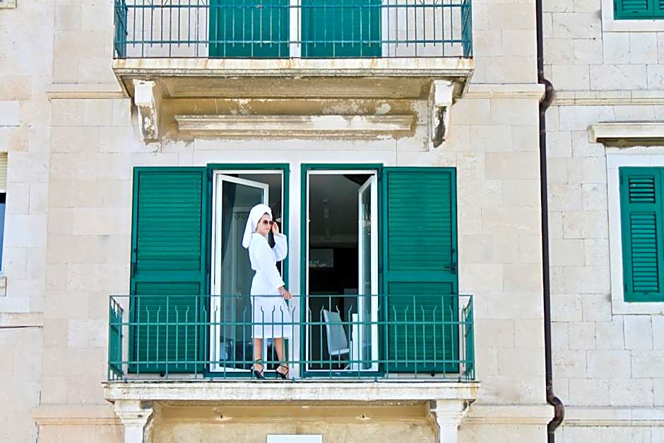 Galeria Valeria Seaside Downtown - MAG Quaint & Elegant Boutique Hotels