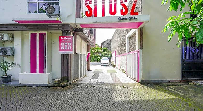 RedDoorz Plus @ Taman Madiun