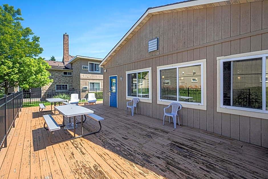 Ludington Pier House
