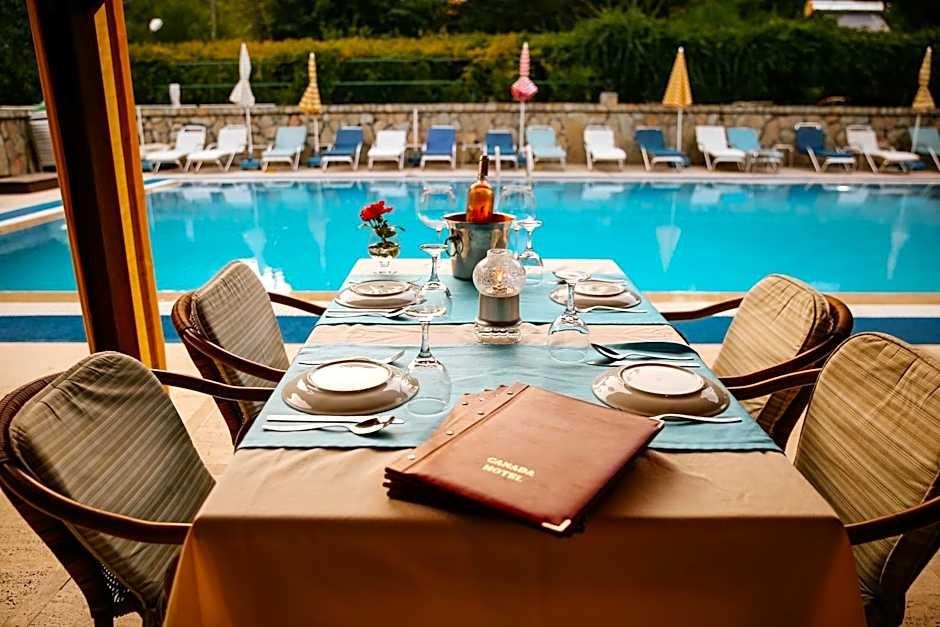 Canada Hotel & Bungalows