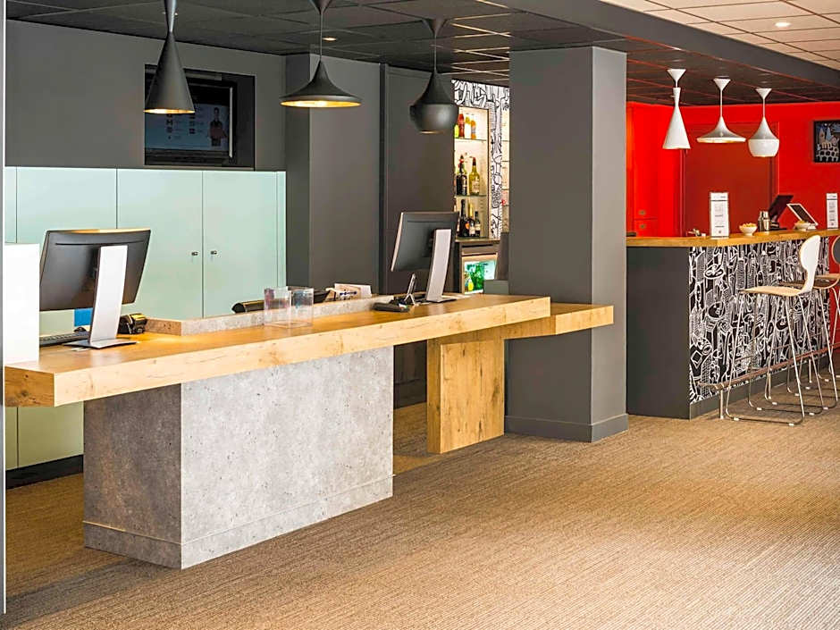 ibis Paris Pont de Suresnes
