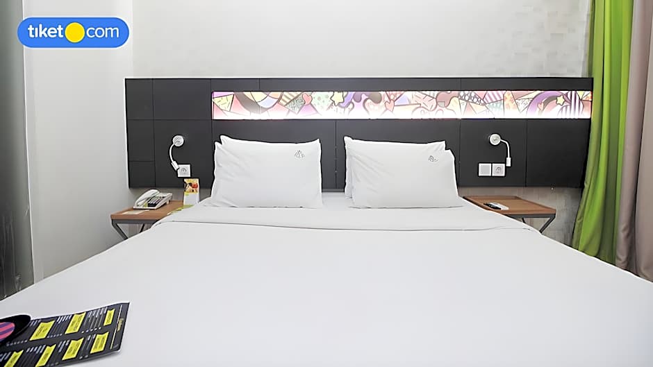 MaxOneHotels.com@Dharmahusada - Surabaya