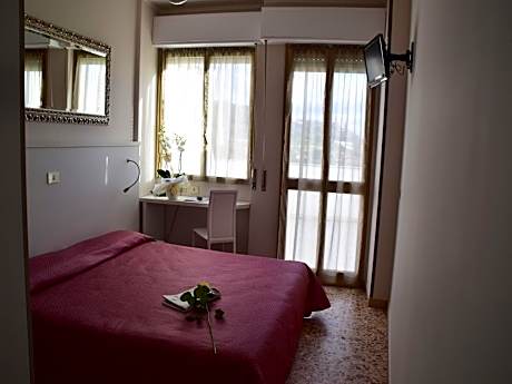 Double or Twin Room with Sea View