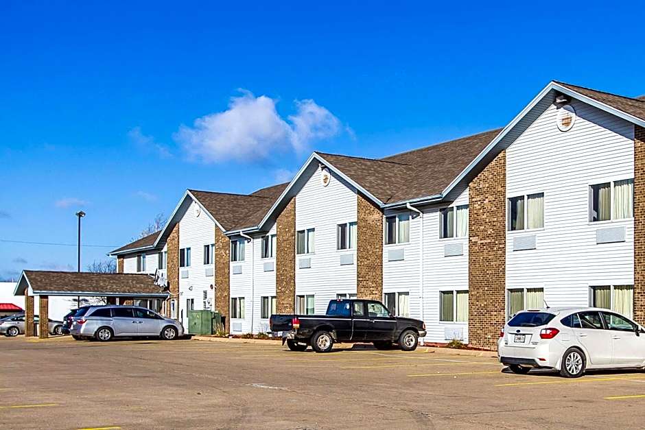 Econo Lodge & Suites Pekin