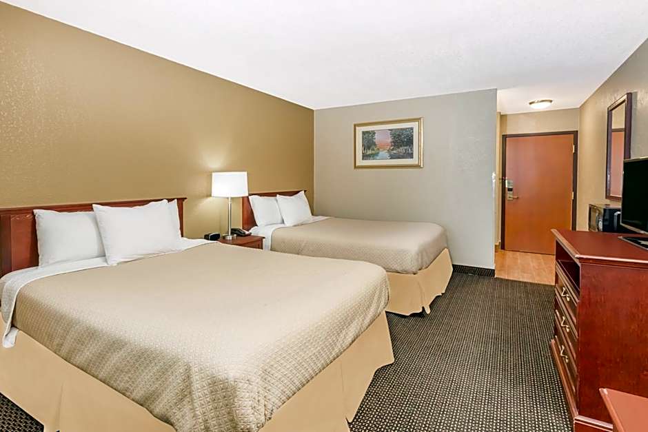 Days Inn by Wyndham Clive - West Des Moines