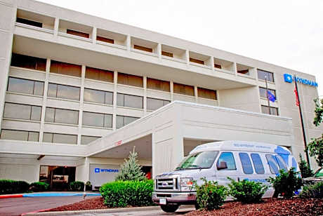 Wyndham Indianapolis Airport