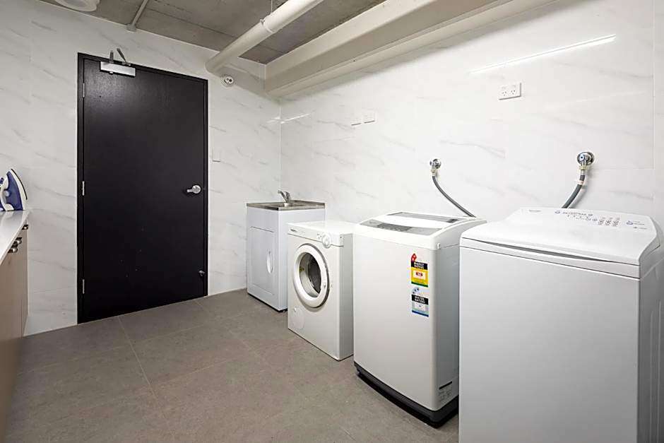 Ascot Budget Inn & Residences