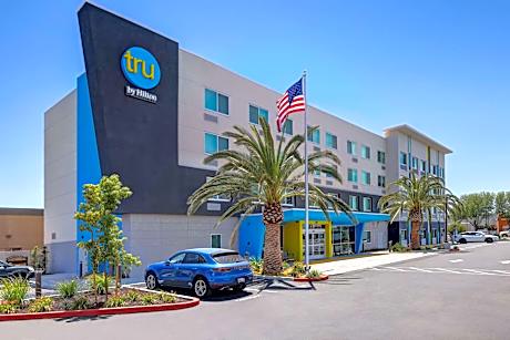 Tru By Hilton Lathrop, CA