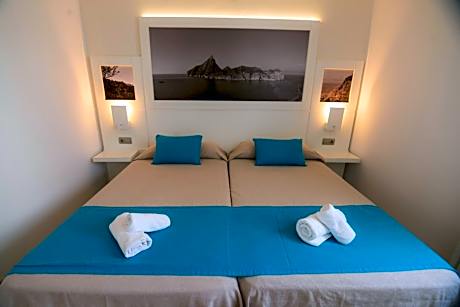 Triple Room with Pool View