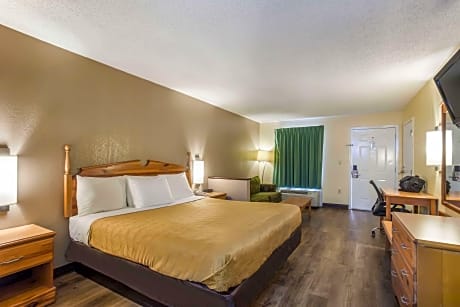 King Room - Accessible/Non-Smoking