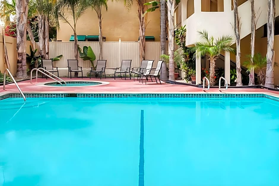 Holiday Inn Express Anaheim West By IHG