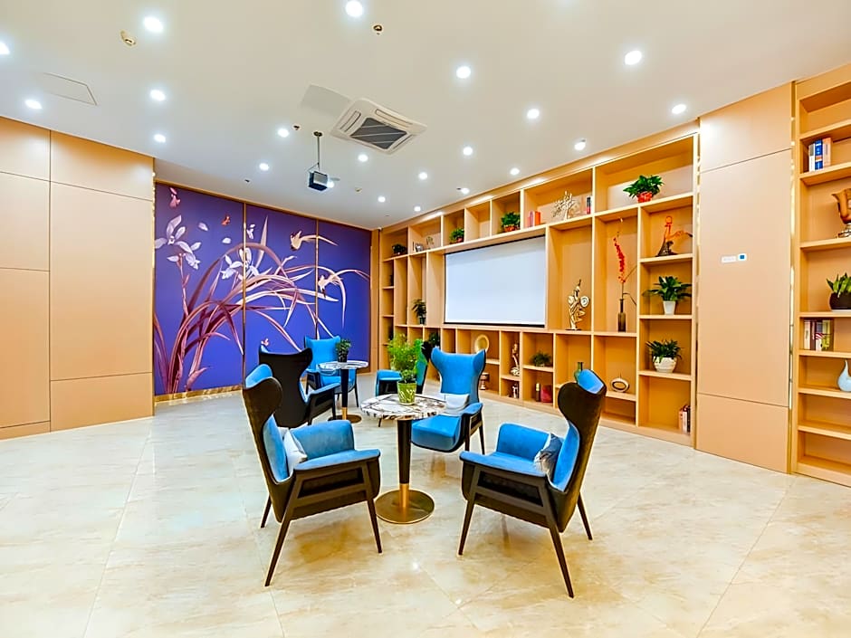 VX Wuxi Jiangyin High-tech Zone Panlongshan Park Hotel