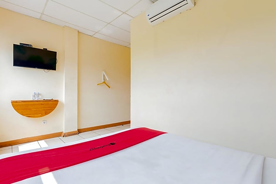 RedDoorz @ Iodium Residence Cikarang