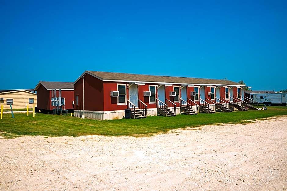 Grand Eagle Ford Lodge & RV Park