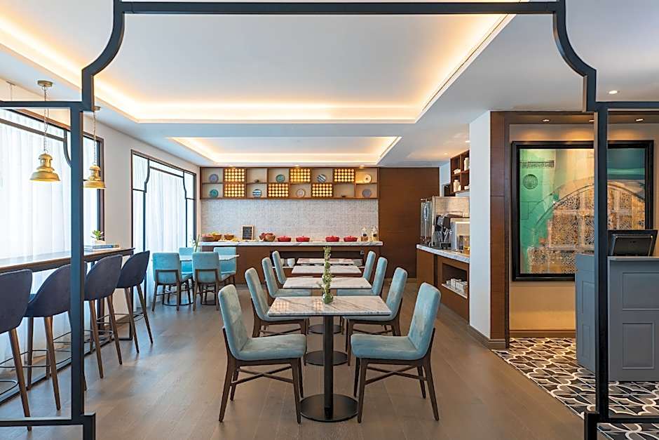 Renaissance by Marriott Ahmedabad Hotel