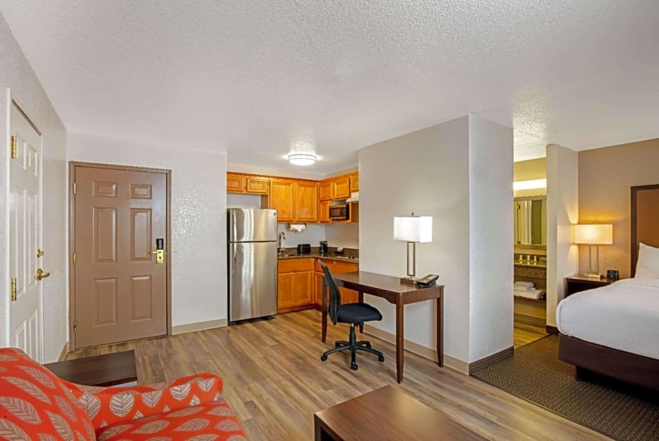 La Quinta by Wyndham Las Vegas RedRock/Summerlin