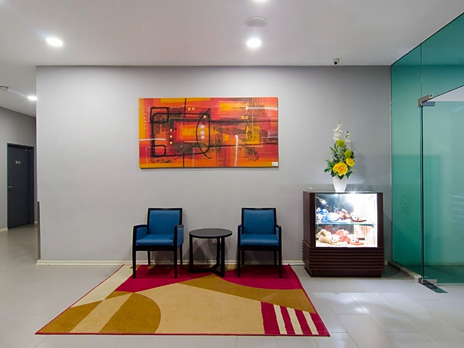 Cenang Plaza Beach Hotel