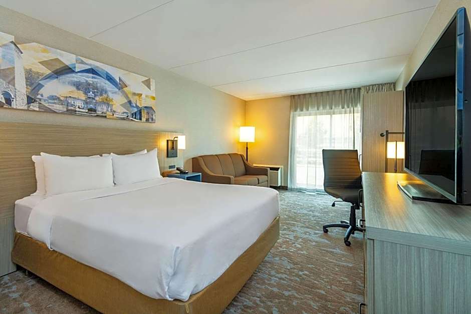Comfort Inn Kingston - Highway 401