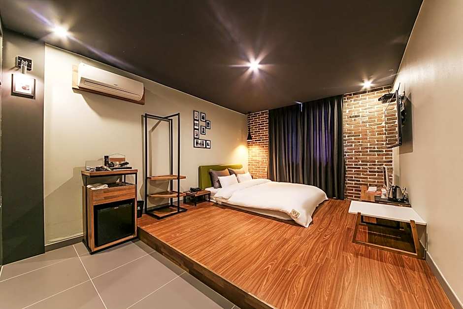 Hotel Gray