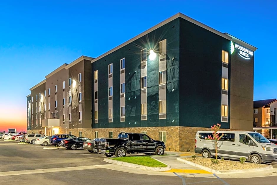 WoodSpring Suites Bakersfield Airport