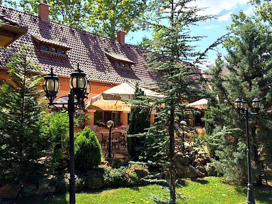 Platan Garden Rooms & Restaurant