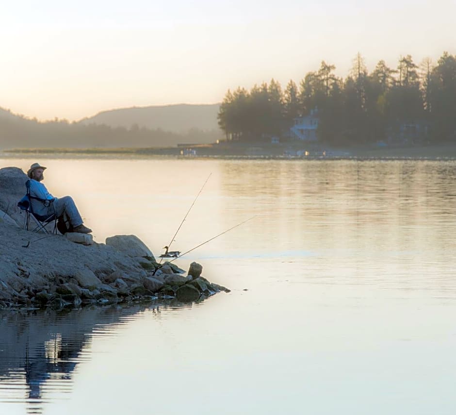 Embers Lodge & Cabins
