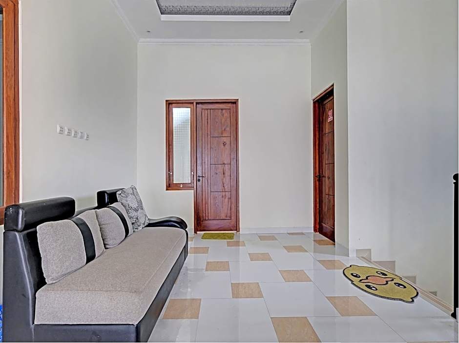 OYO Life 92935 Ayu Kost Eksklusif