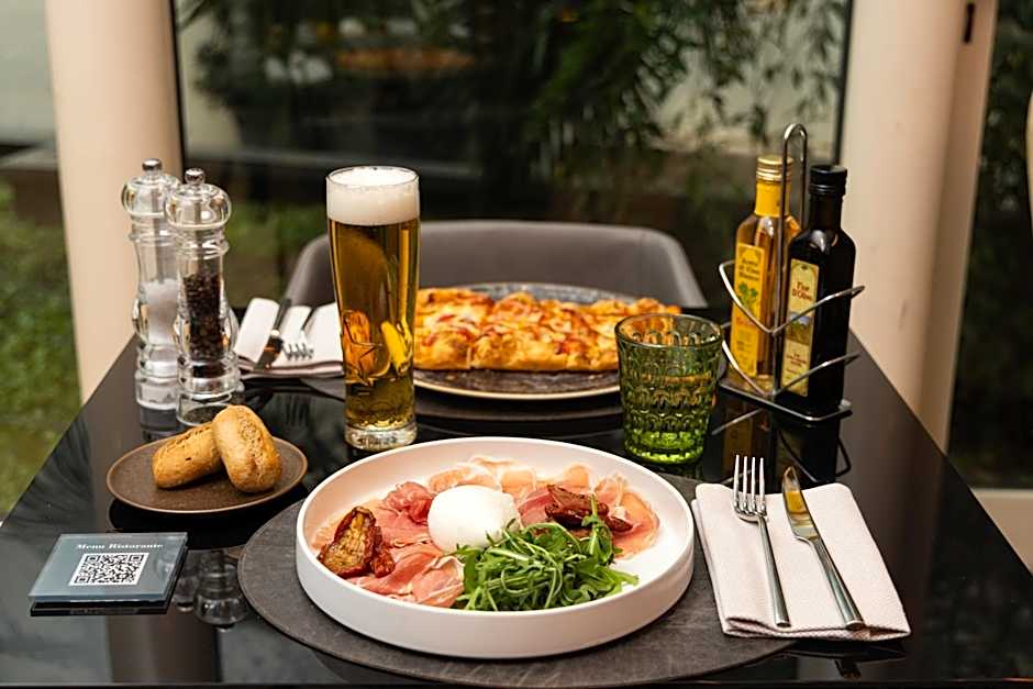 Holiday Inn Milan Garibaldi Station By IHG