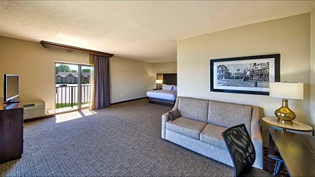1 King Water View - W/Shower - Non Smoking