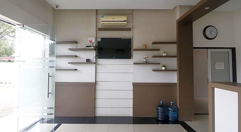 RedDoorz @ Jalan Krakatau Medan