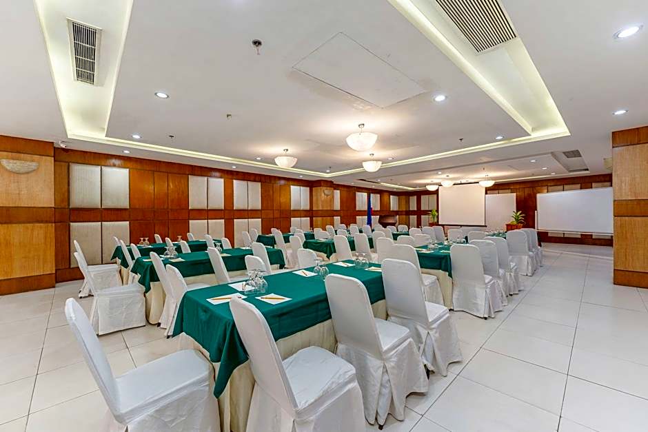 Crown Regency Hotel & Towers