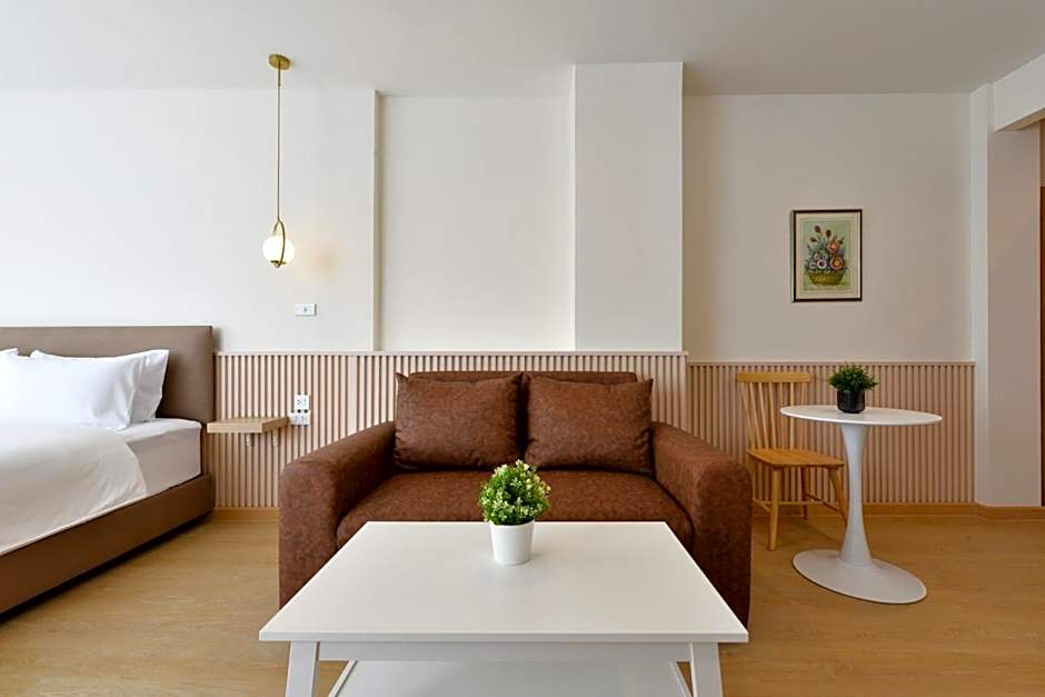 Ratchathewi Hyde Away