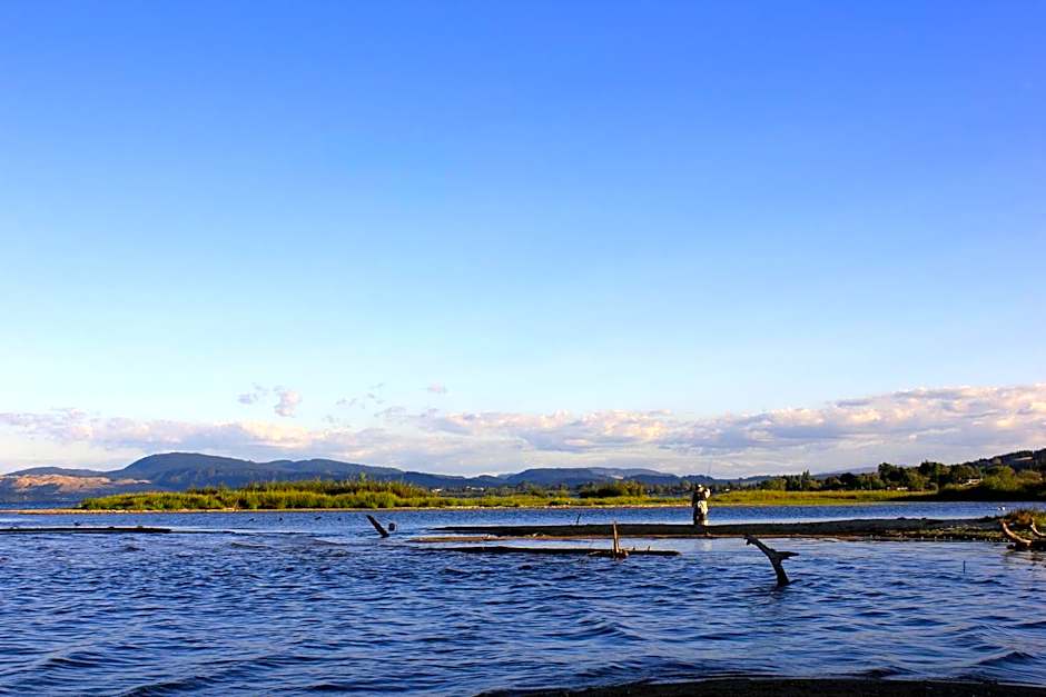 Jack & Di's Lakefront Motel