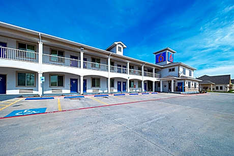 Motel 6-Rhome, TX