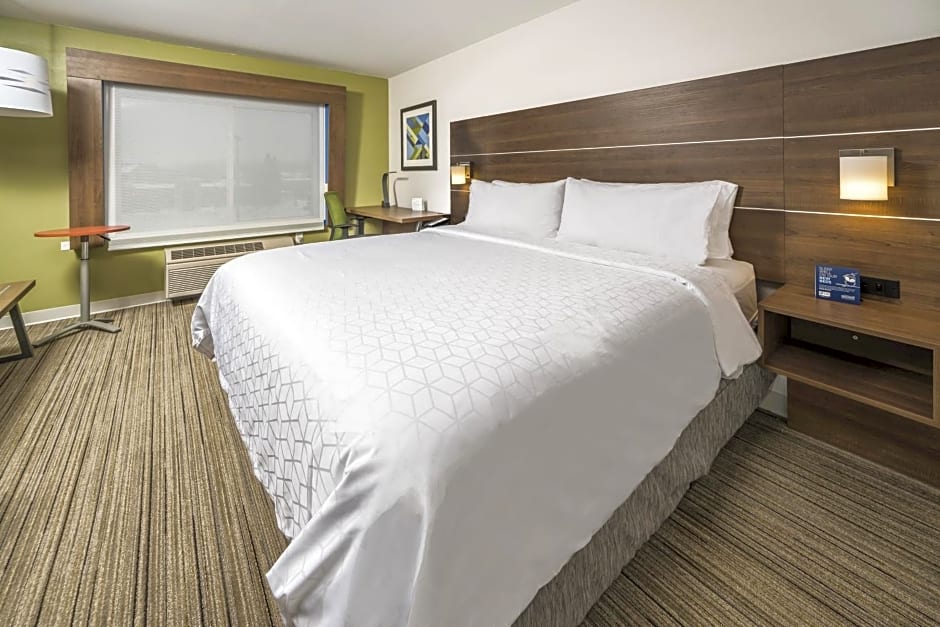 Holiday Inn Express Chicago Northwest-Vernon Hills By IHG