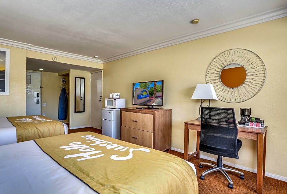 Days Inn by Wyndham Palm Springs