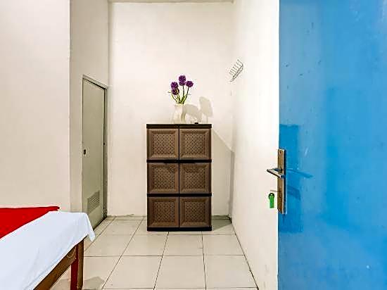 OYO Life 90523 Homestay Jenggolo