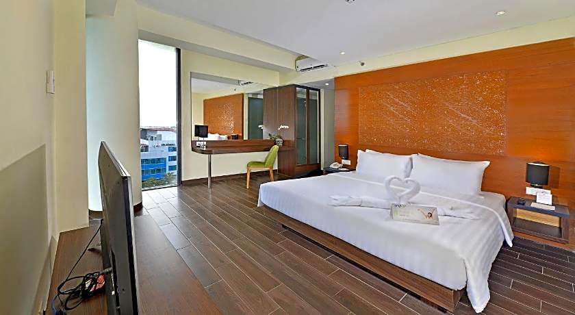 Whiz Prime Hotel Khatib Sulaiman Padang