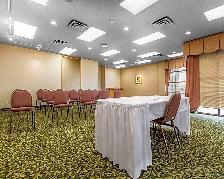 Quality Inn & Suites Bay Front